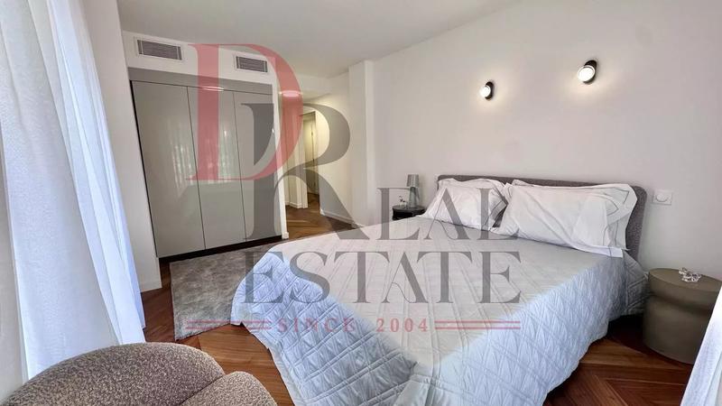 Duplex - 250 m² - 6 pièces