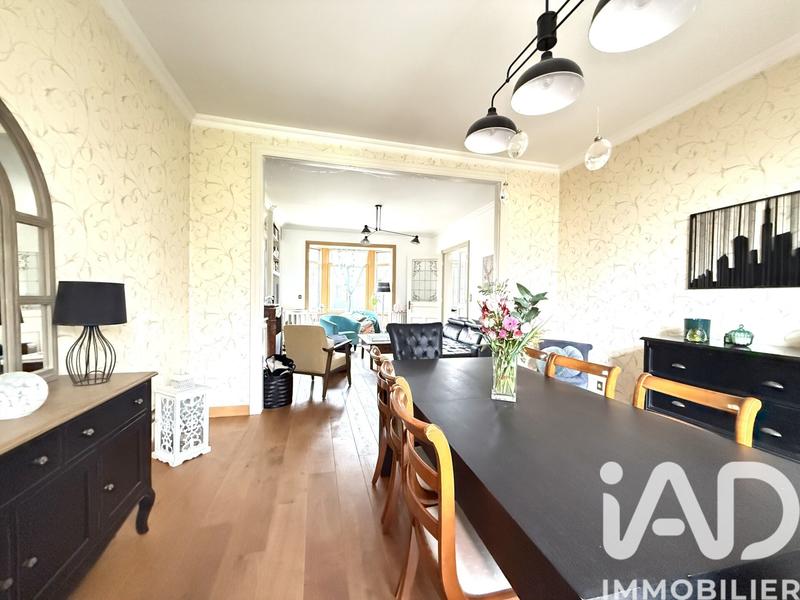 Maison - 204 m² - 8 pièces