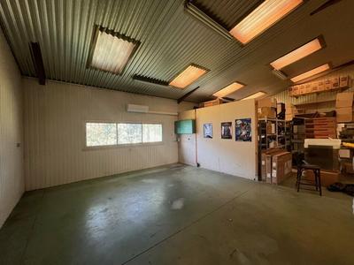 Local d'activité / Entrepôt - 240 m²