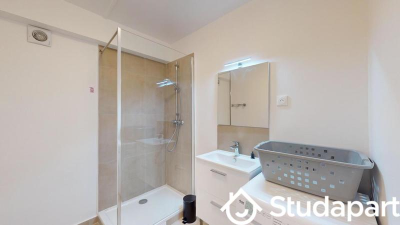 Chambre - 9 m² - 1 pièce