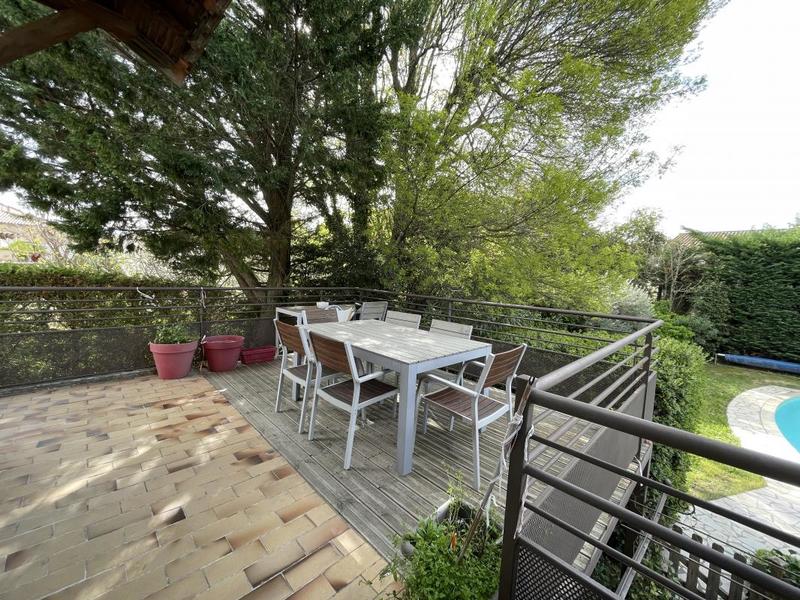 Maison - 168 m² - 8 pièces