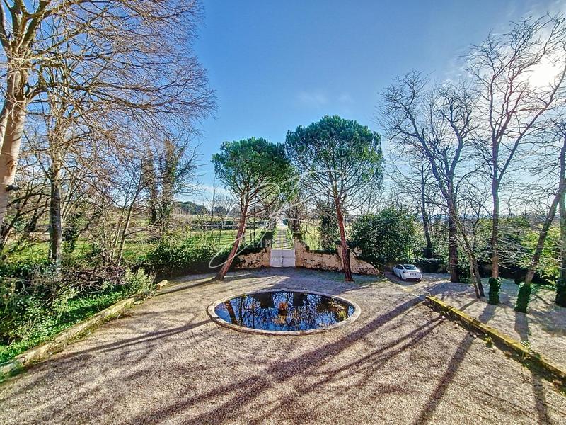 Château - 1 450 m² - 30 pièces