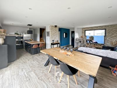 Maison contemporaine - 143 m² - 7 pièces