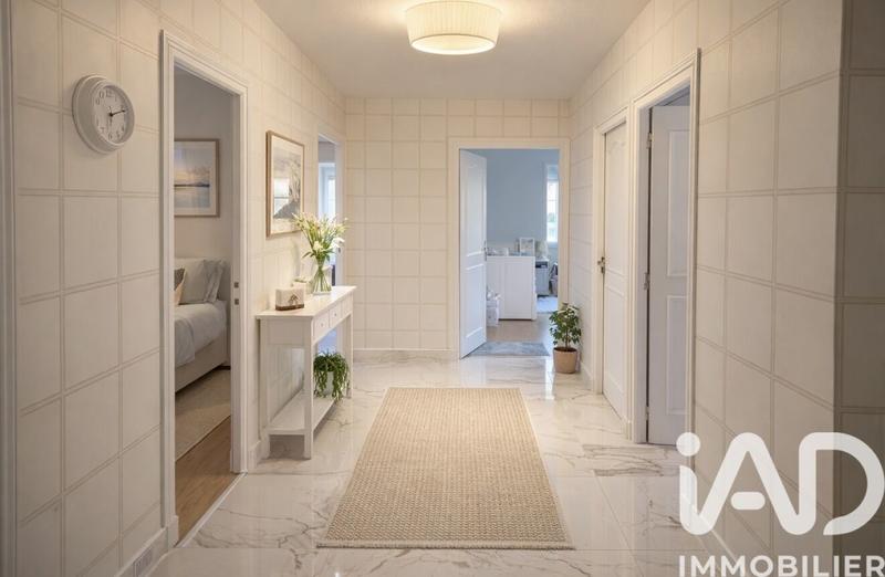 Maison - 196 m² - 8 pièces