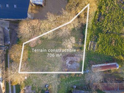 Terrain - 706 m²