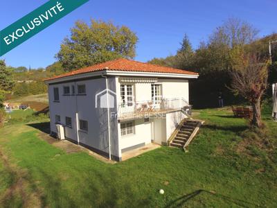 Maison - 140 m² - 5 pièces