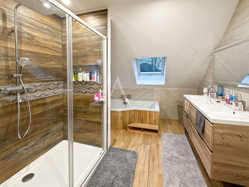 Maison - 175 m² - 8 pièces