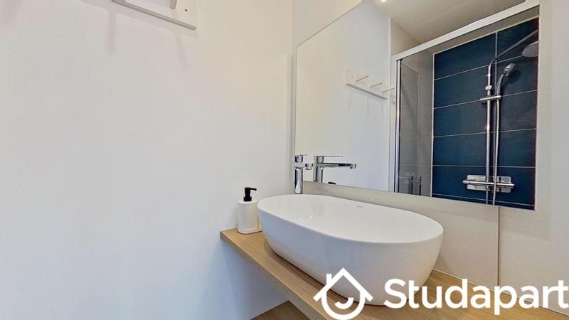 Chambre - 11 m² - 1 pièce