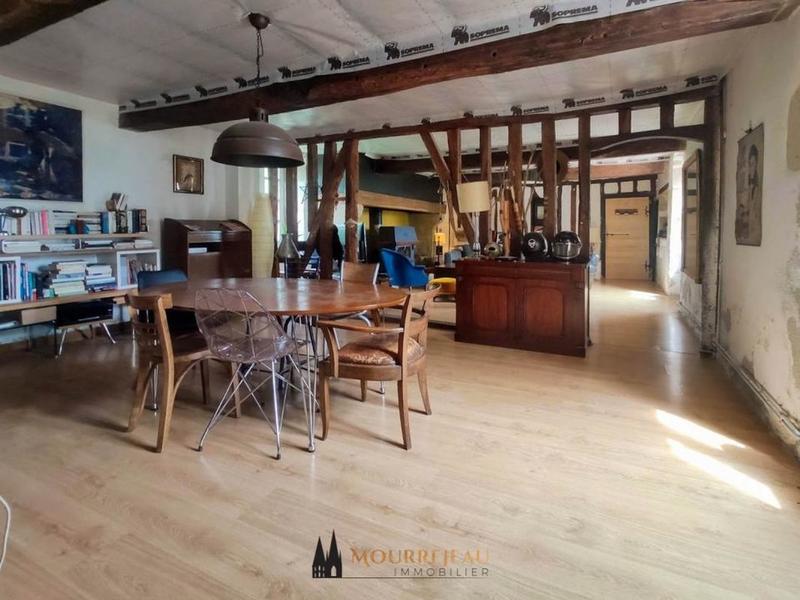 Demeure - 765 m² - 22 pièces