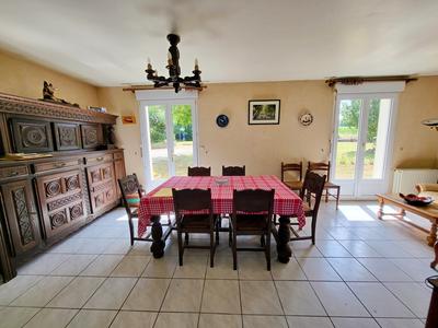 Maison - 95 m² - 5 pièces