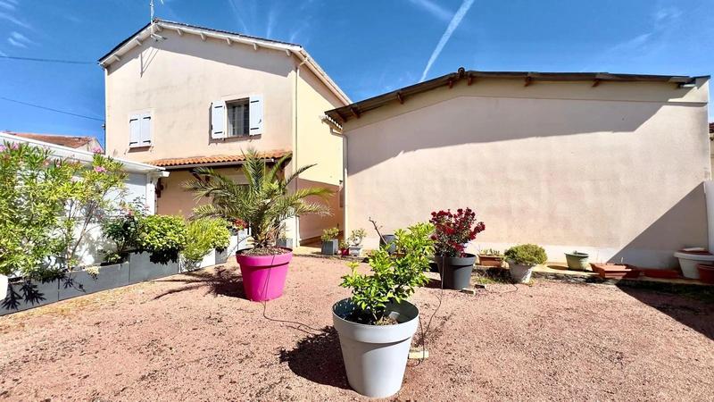 Maison - 349 m² - 10 pièces