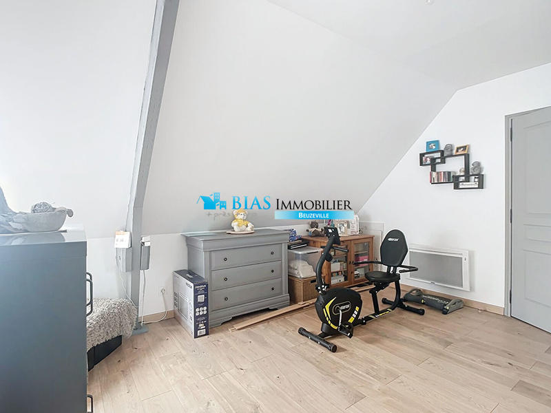 Maison traditionnelle - 195 m² - 8 pièces