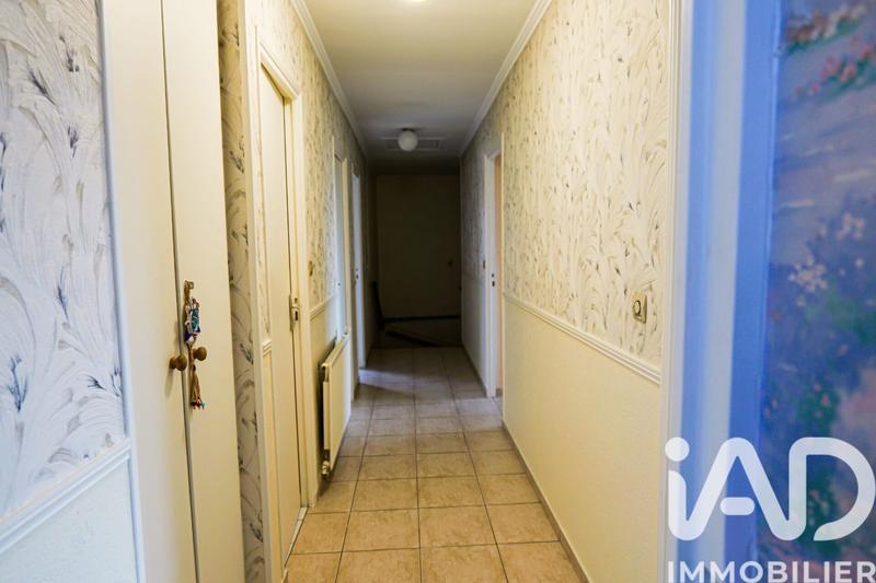 Maison - 240 m² - 8 pièces