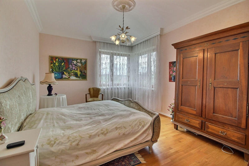 Maison - 222 m² - 8 pièces