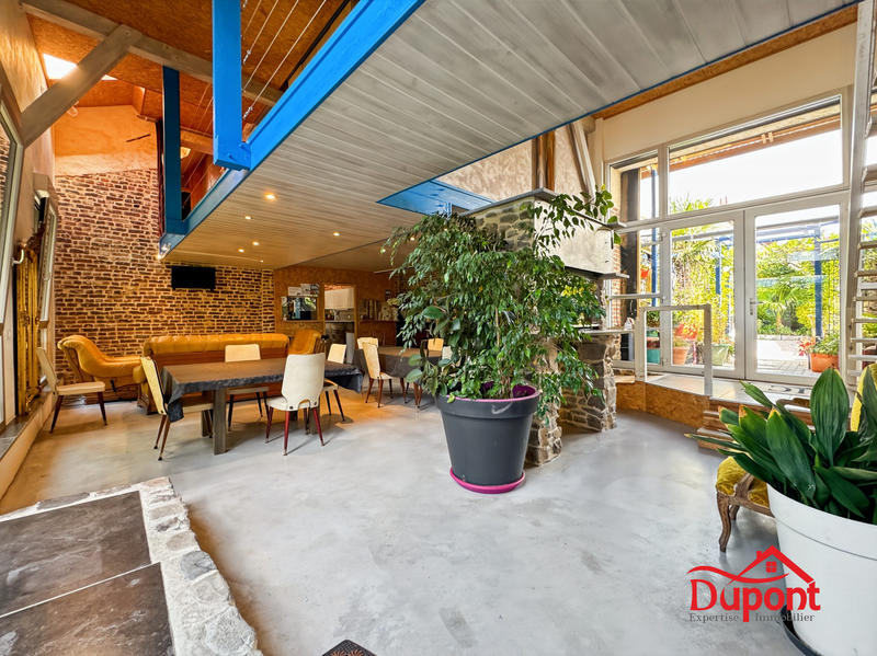 Maison - 338 m² - 8 pièces