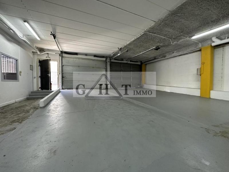 Entrepôt - 1 500 m²