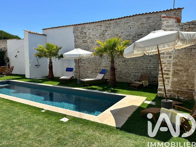 Maison - 230 m² - 7 pièces