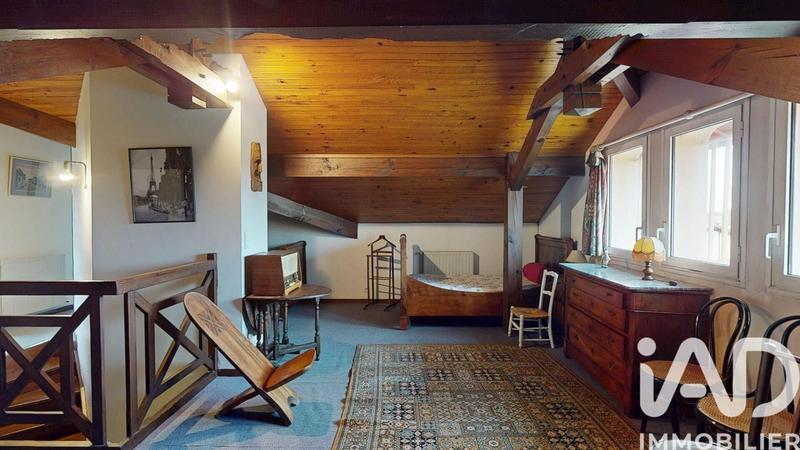 Maison - 205 m² - 7 pièces