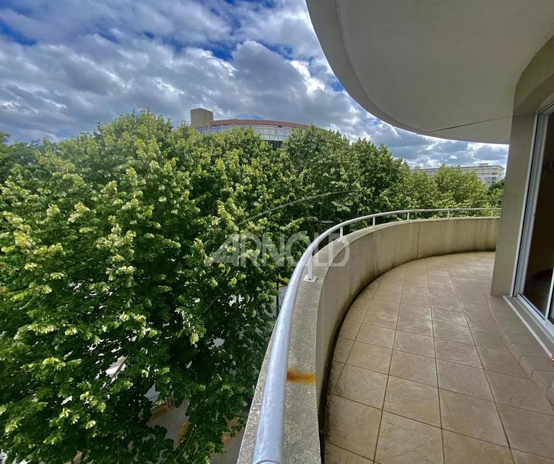 Appartement - 168 m² - 5 pièces