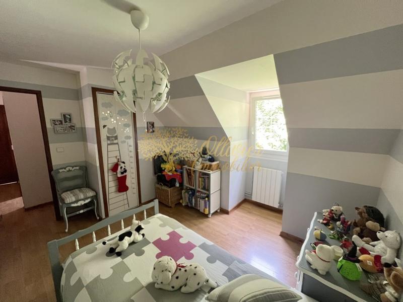 Pavillon - 130 m² - 6 pièces