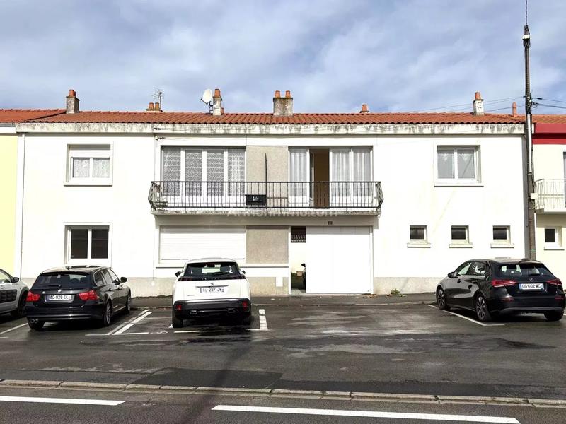 Immeuble - 208 m² - 9 pièces