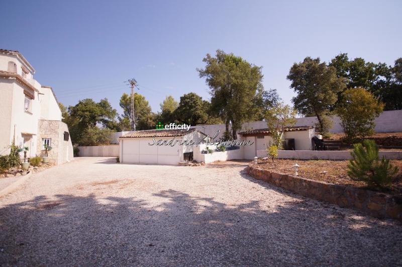 Maison - 280 m² - 7 pièces