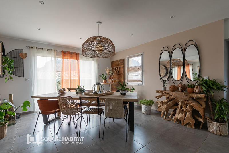 Maison - 137 m² - 6 pièces