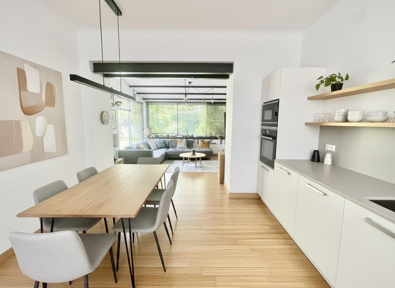 Maison - 170 m² - 8 pièces