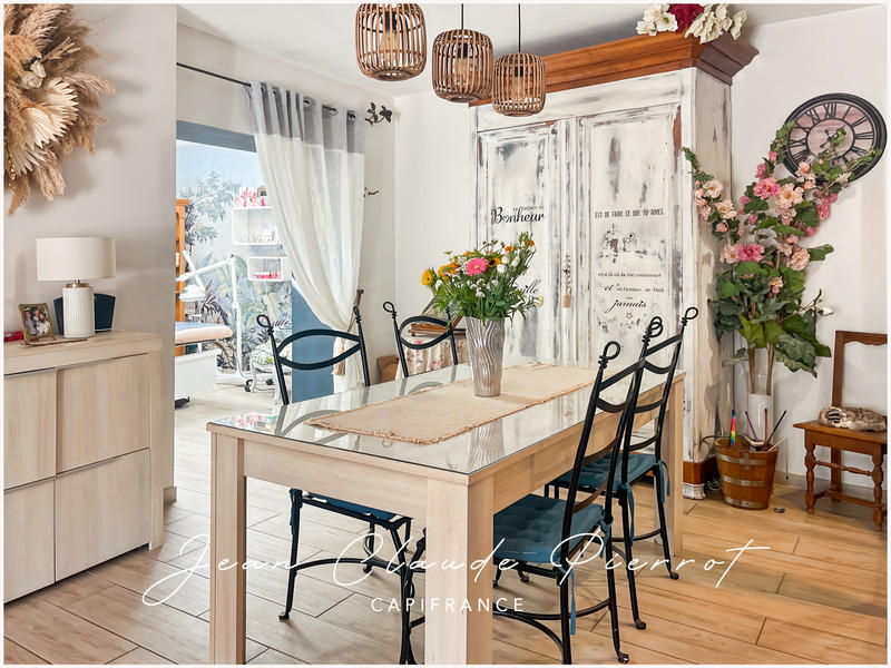 Maison - 93 m² - 4 pièces