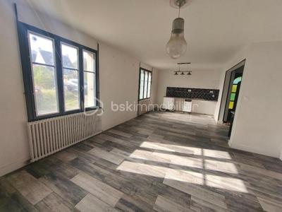 Maison - 104 m² - 5 pièces