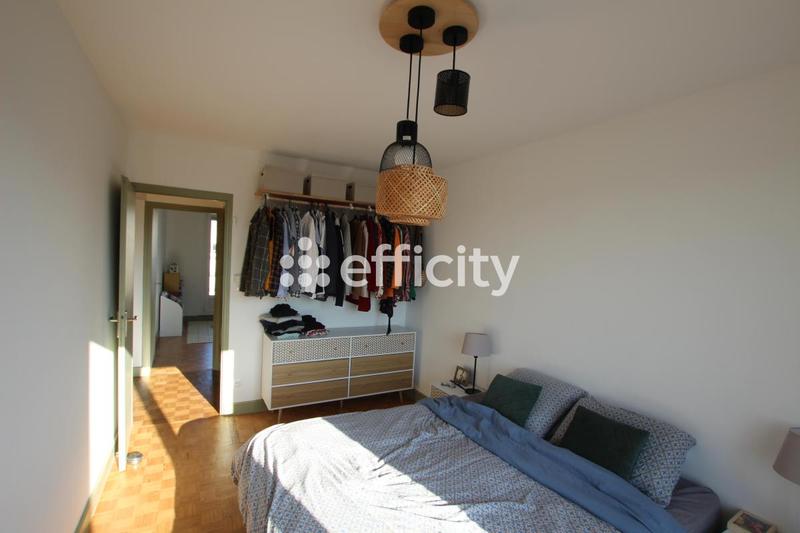 Appartement - 93 m² - 5 pièces