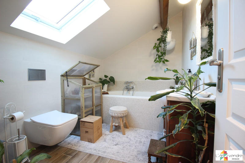 Maison - 143 m² - 7 pièces