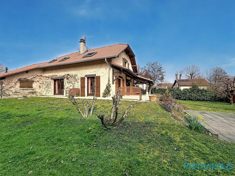 Villa - 162 m² - 6 pièces