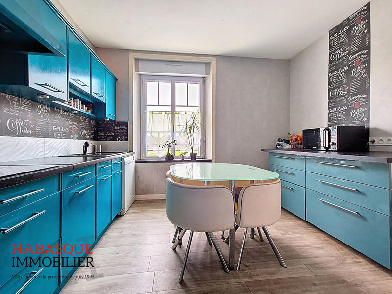 Maison - 104 m² - 6 pièces