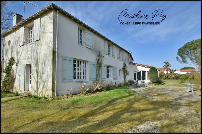 Maison - 288 m² - 8 pièces