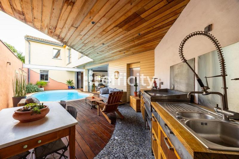 Maison - 187 m² - 6 pièces