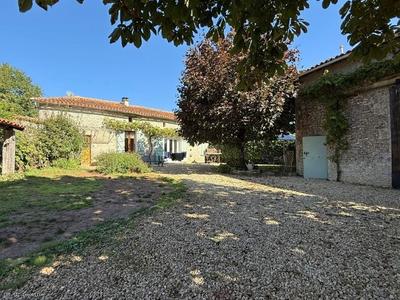 Maison en pierre - 125 m² - 4 pièces