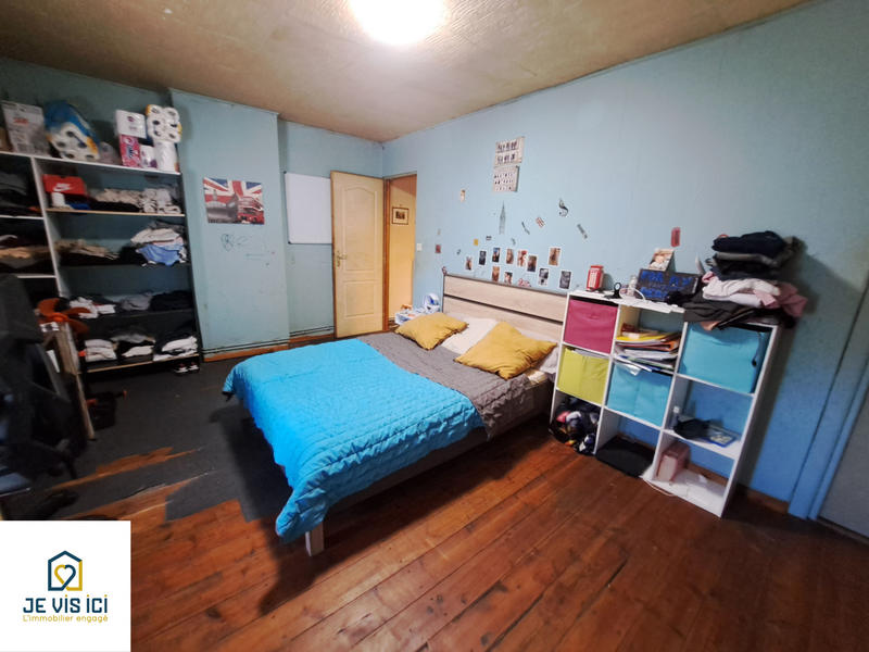 Maison - 99 m² - 8 pièces