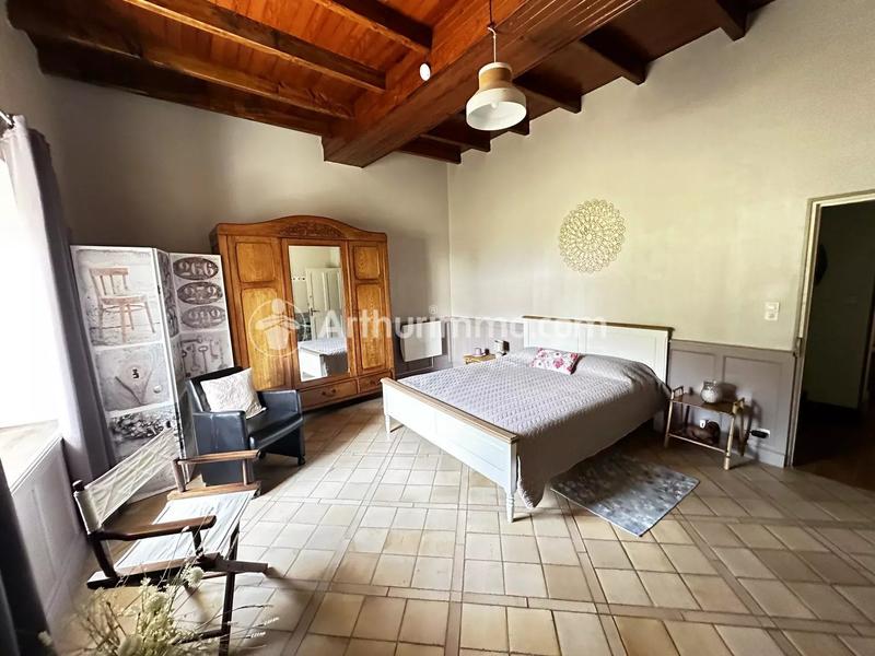 Maison - 210 m² - 6 pièces