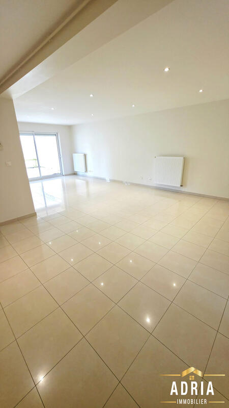 Appartement - 100 m² - 4 pièces