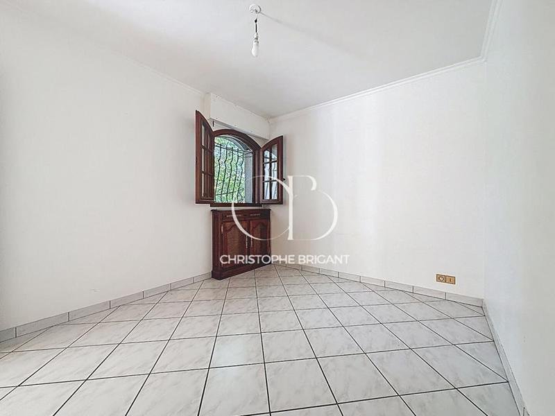 Maison - 200 m² - 8 pièces