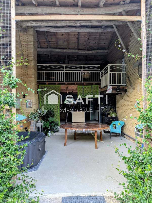 Maison - 255 m² - 11 pièces