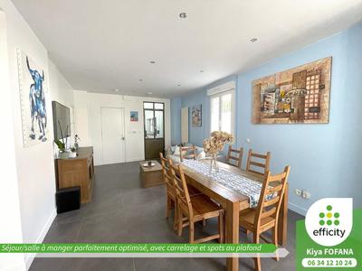 Appartement - 85 m² - 5 pièces