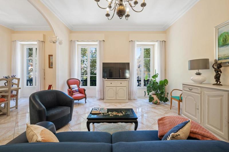 Appartement - 140 m² - 5 pièces