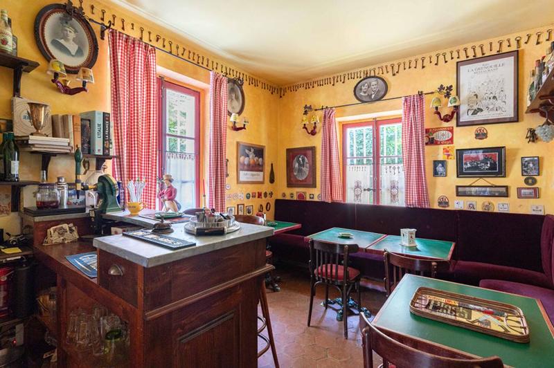 Demeure - 276 m² - 11 pièces