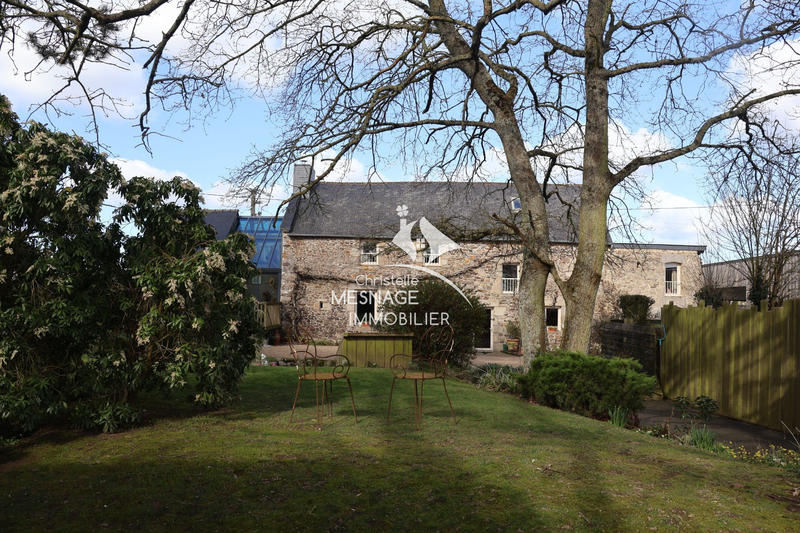 Maison - 202 m² - 10 pièces