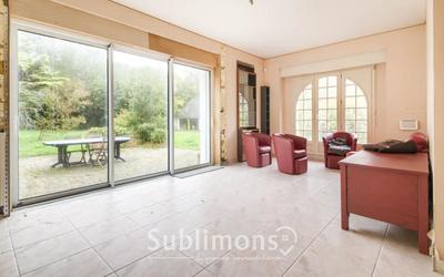 Maison - 183 m² - 8 pièces