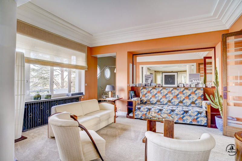 Maison - 345 m² - 11 pièces