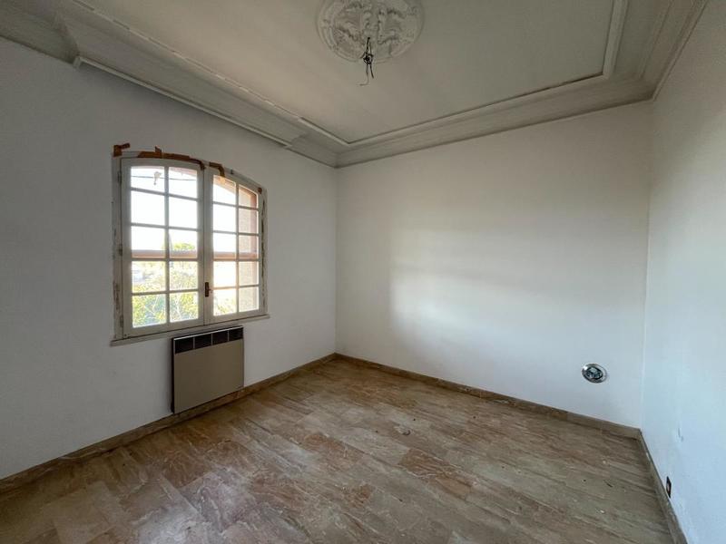 Propriété - 261 m² - 6 pièces