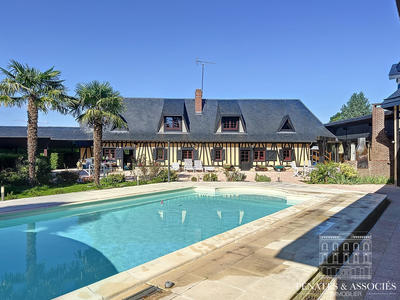 Villa - 360 m² - 6 pièces